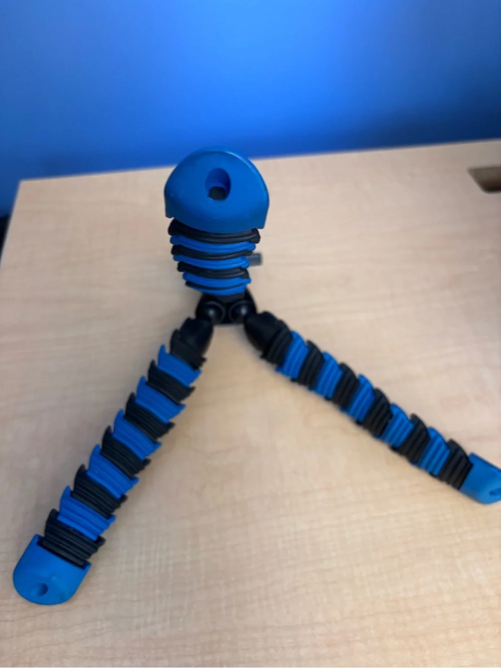 UltimaxX Flexible Mini Tripod – Adjustable Camera & Phone Stand